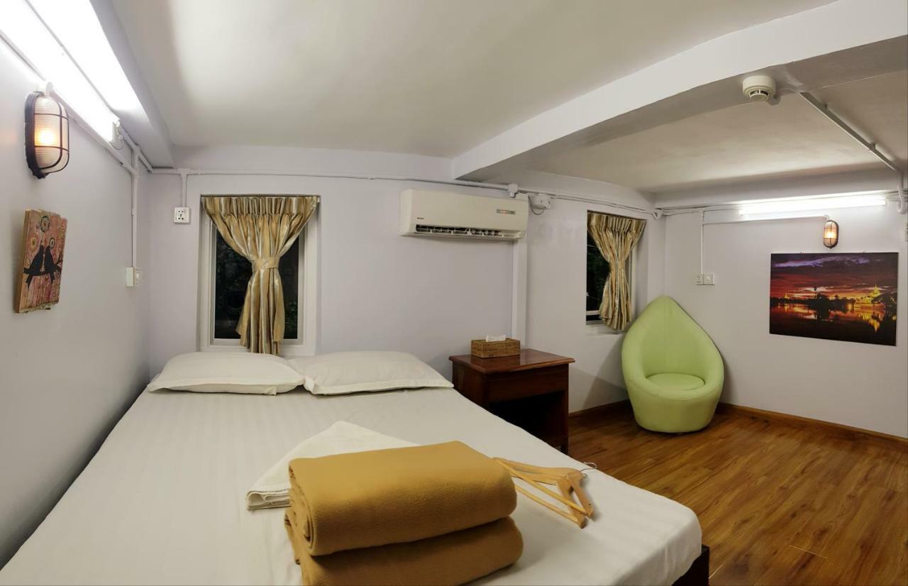 Hostel He-O Yangon Exterior foto